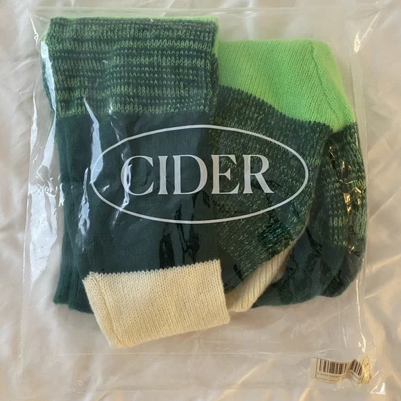 (SOLD) Green Striped Knitted Sweater - Picture 6 of 7